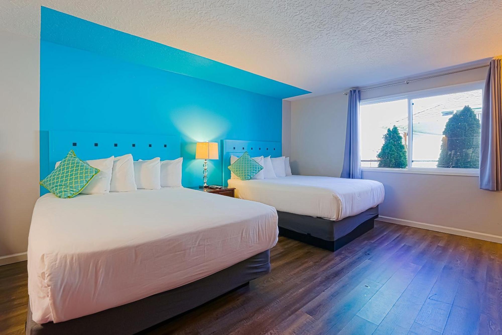 Coast River Inn By Oyo Seaside Exteriör bild