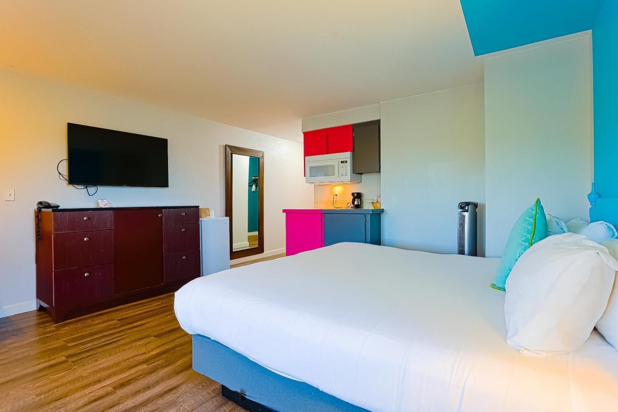 Coast River Inn By Oyo Seaside Exteriör bild